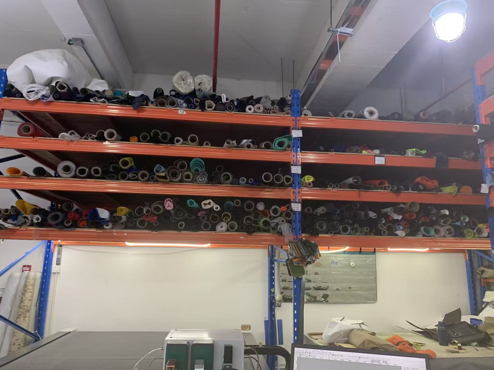 Przewodnik po produkcji niestandardowych wodoodpornych toreb na ramię